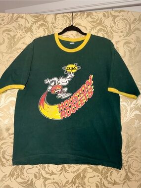 Houston Rockets Green & Yellow Ringer Tee - Vintage NBA Graphic